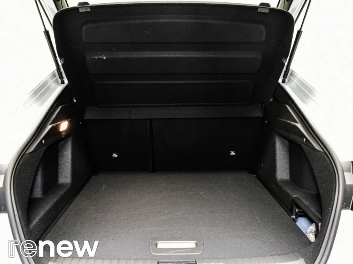 Renault Arkana Hatchback, Petrol, 2024, White