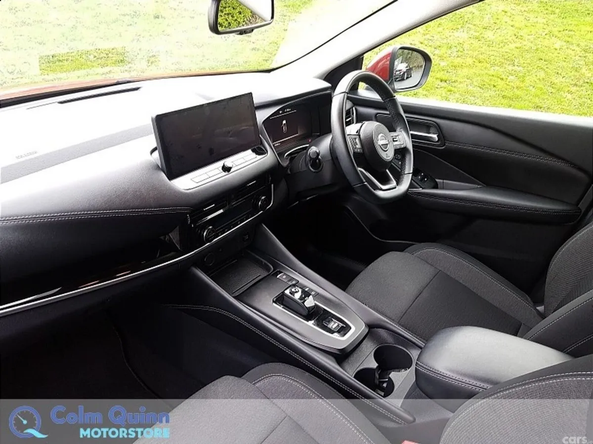 Nissan Qashqai MPV, Petrol Hybrid, 2023, Red
