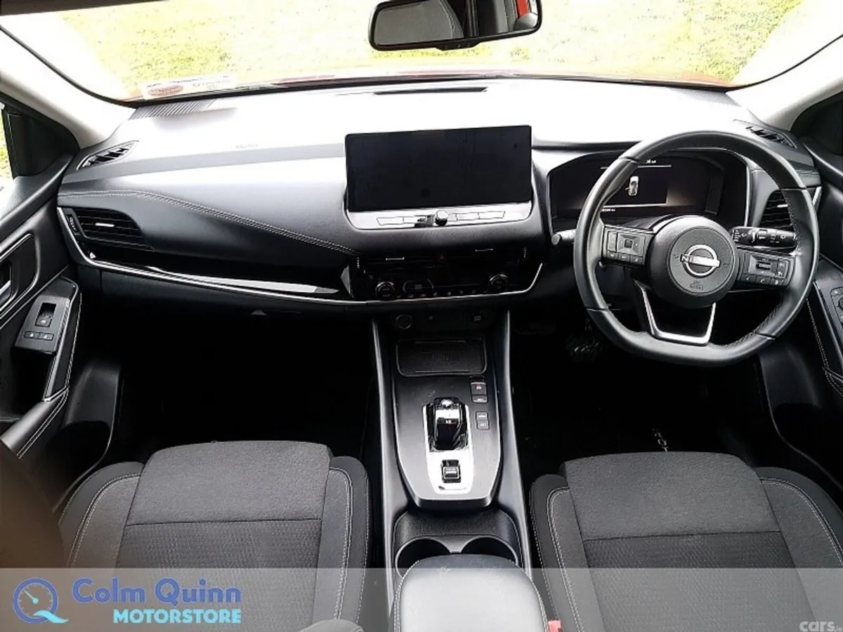 Nissan Qashqai MPV, Petrol Hybrid, 2023, Red