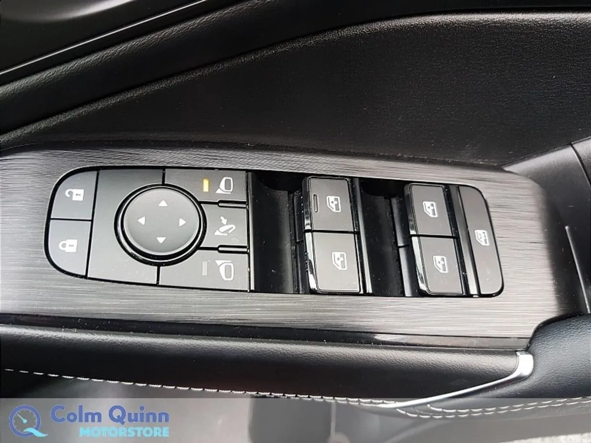 Nissan Qashqai MPV, Petrol Hybrid, 2023, Red