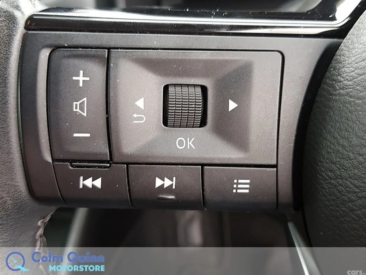Nissan Qashqai MPV, Petrol Hybrid, 2023, Red