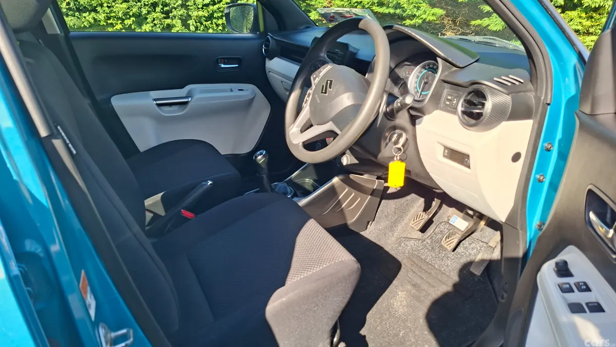 Suzuki Ignis Hatchback, Petrol, 2017, Blue