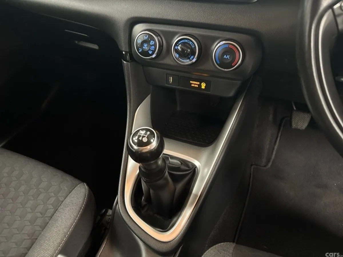 Toyota Yaris Hatchback, Petrol, 2023, White