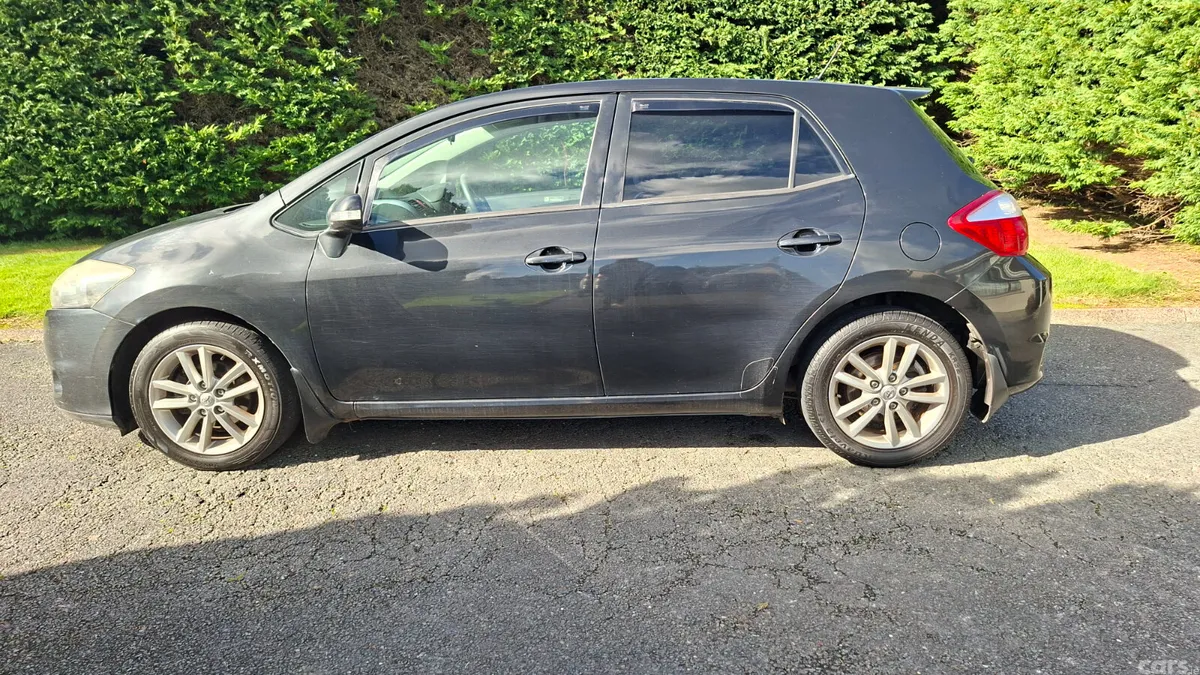 Toyota Auris Hatchback, Diesel, 2012, Black
