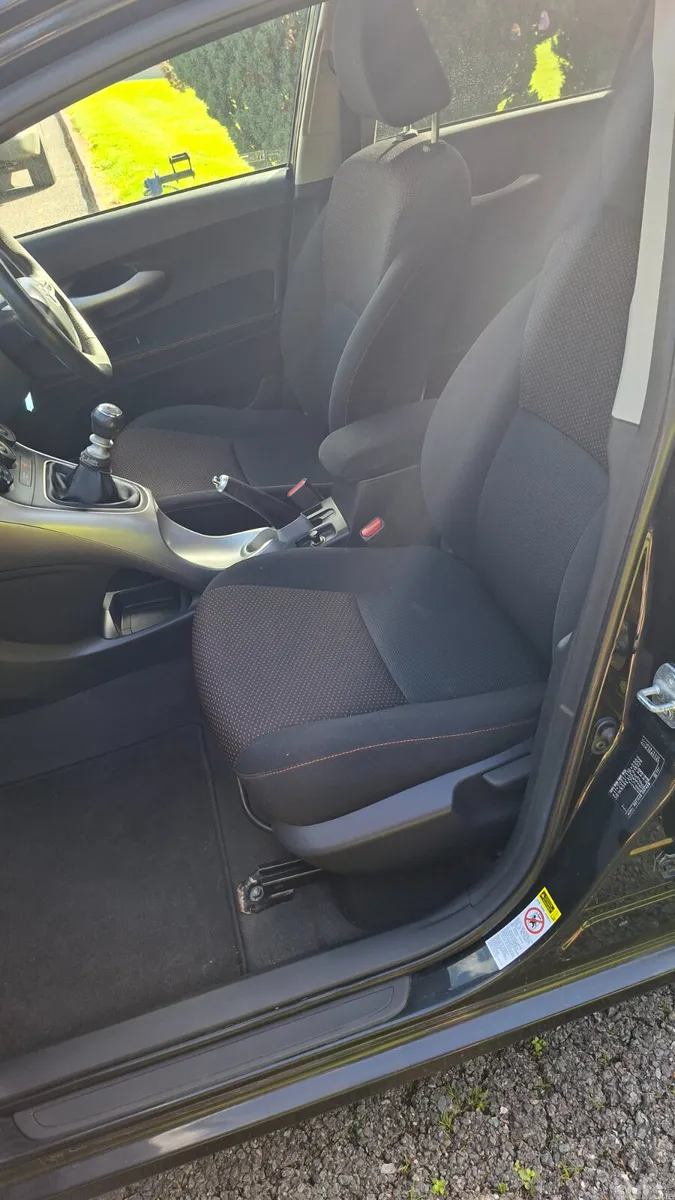 Toyota Auris Hatchback, Diesel, 2012, Black