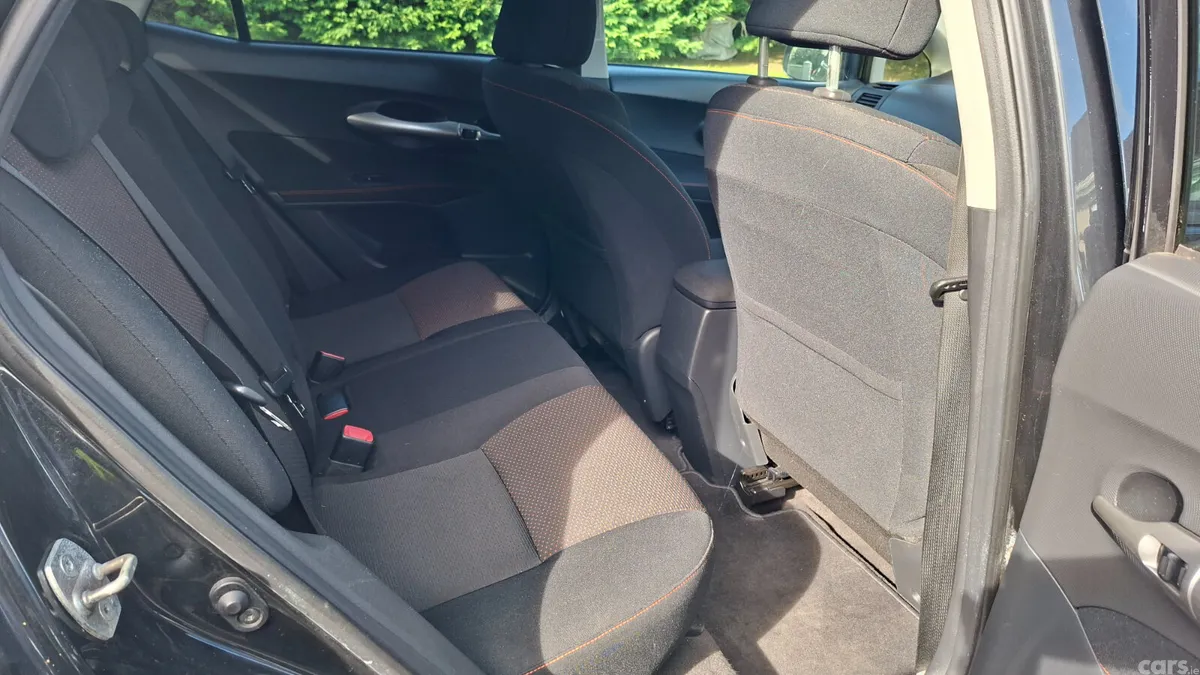 Toyota Auris Hatchback, Diesel, 2012, Black