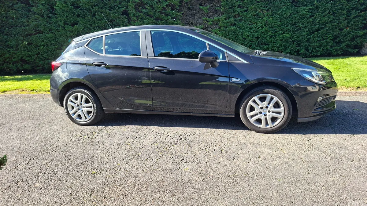 Opel Astra Hatchback, Petrol, 2016, Black