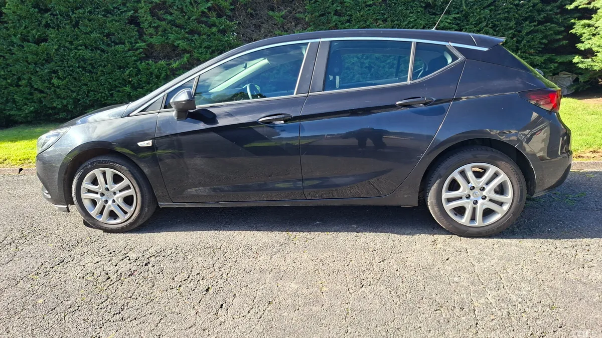 Opel Astra Hatchback, Petrol, 2016, Black
