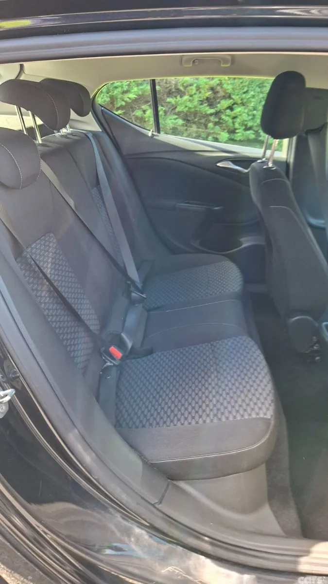 Opel Astra Hatchback, Petrol, 2016, Black