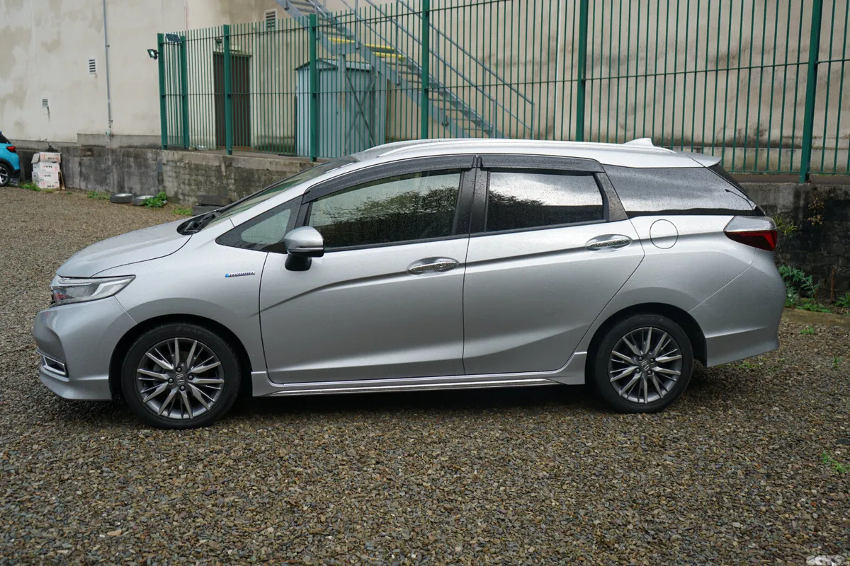 Honda Shuttle Estate, Petrol Hybrid, 2019, Silver