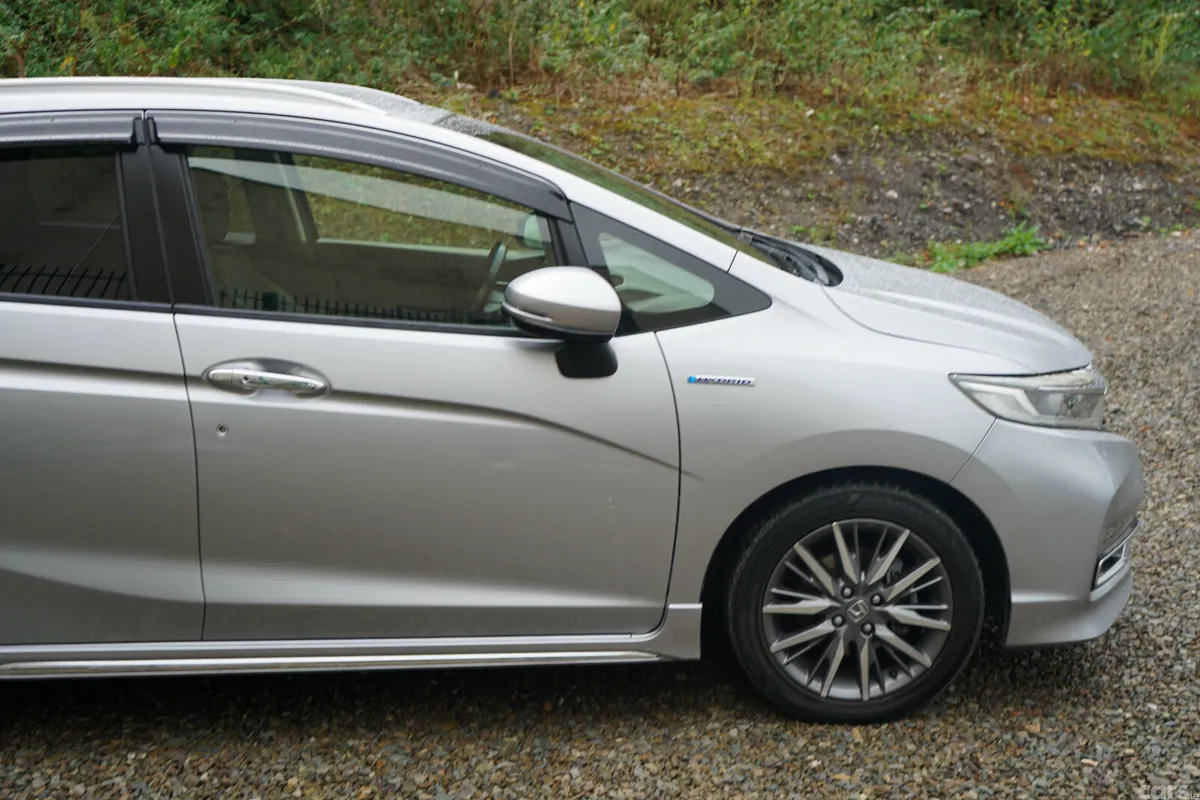 Honda Shuttle Estate, Petrol Hybrid, 2019, Silver