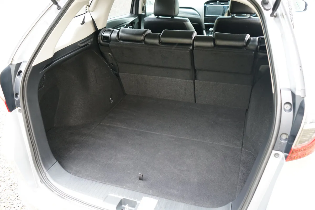Honda Shuttle Estate, Petrol Hybrid, 2019, Silver