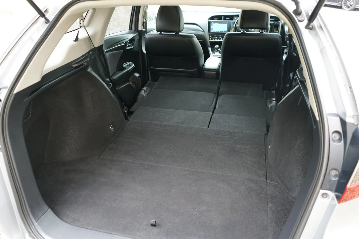 Honda Shuttle Estate, Petrol Hybrid, 2019, Silver