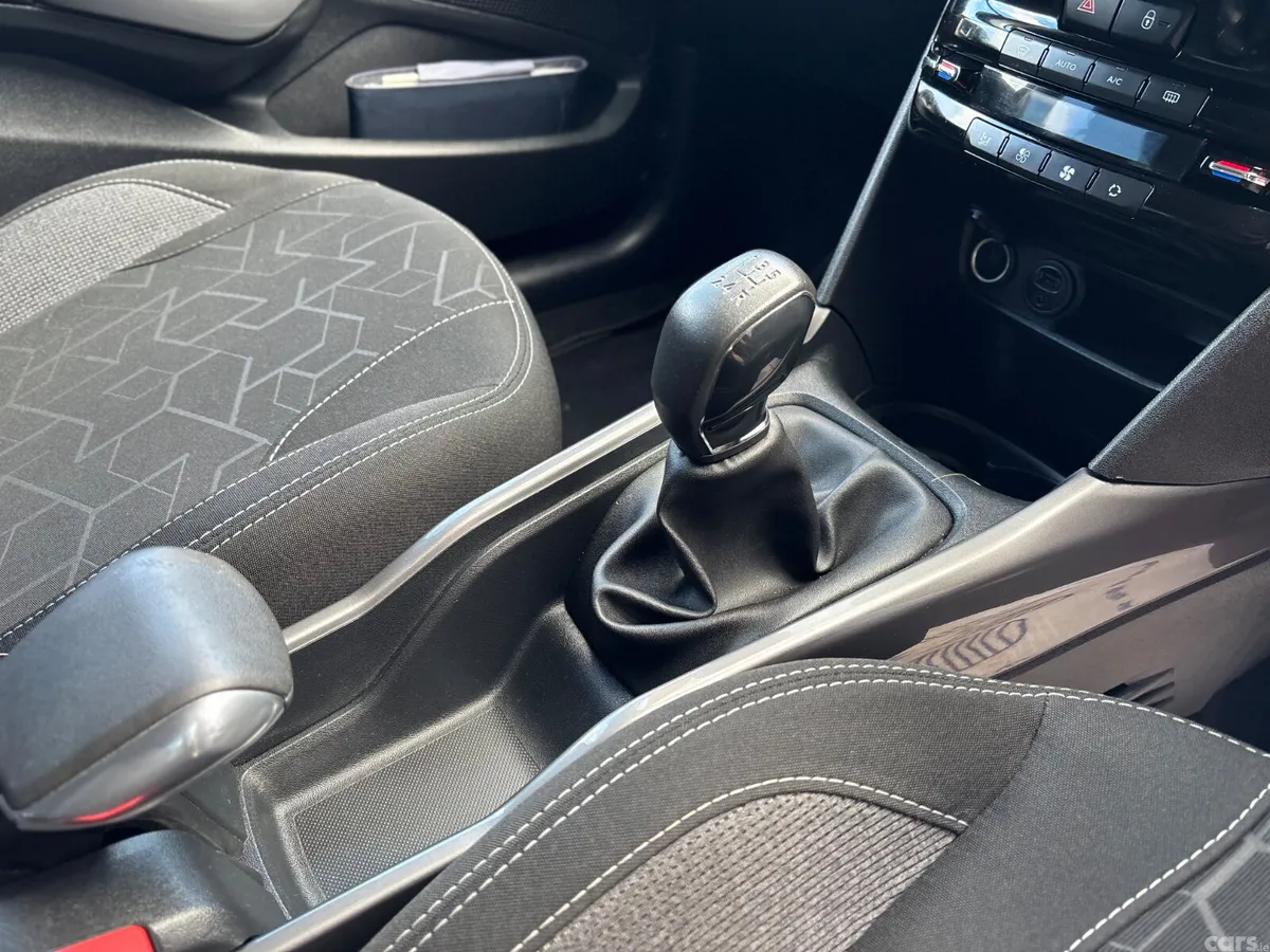 Peugeot 2008 Estate, Petrol, 2018, Red