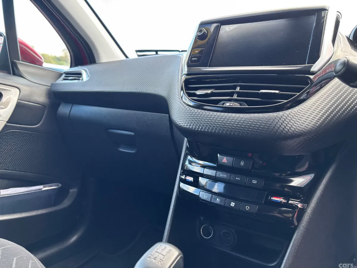 Peugeot 2008 Estate, Petrol, 2018, Red