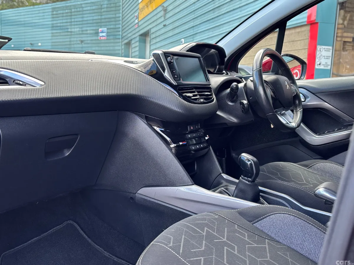 Peugeot 2008 Estate, Petrol, 2018, Red