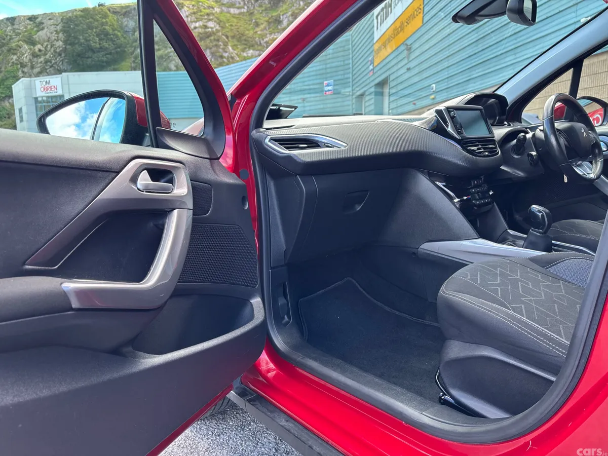 Peugeot 2008 Estate, Petrol, 2018, Red