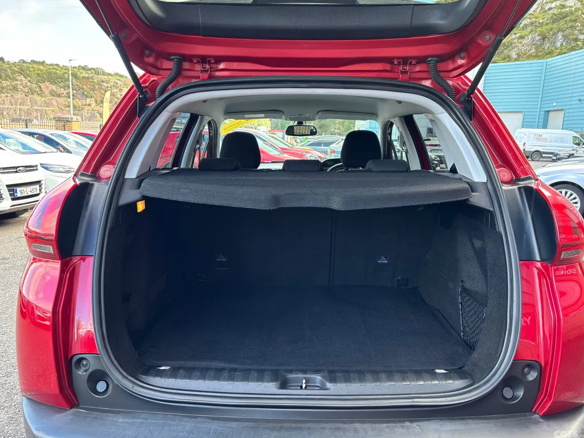 Peugeot 2008 Estate, Petrol, 2018, Red