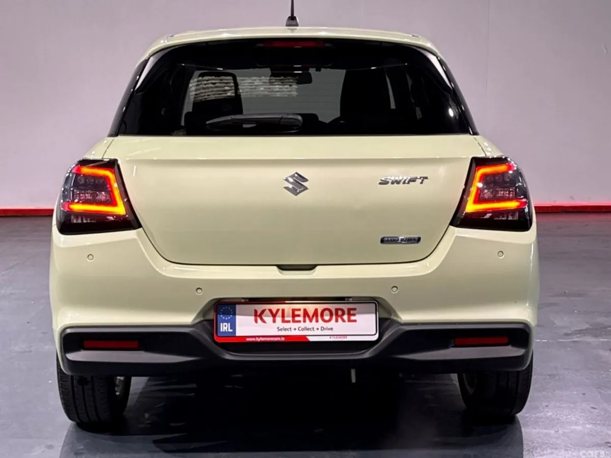 Suzuki Swift Hatchback, Petrol Hybrid, 2023, Green