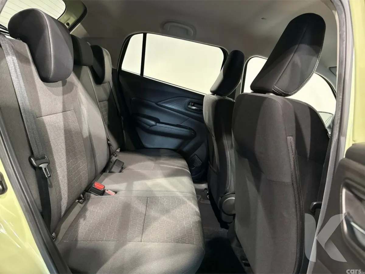 Suzuki Swift Hatchback, Petrol Hybrid, 2023, Green