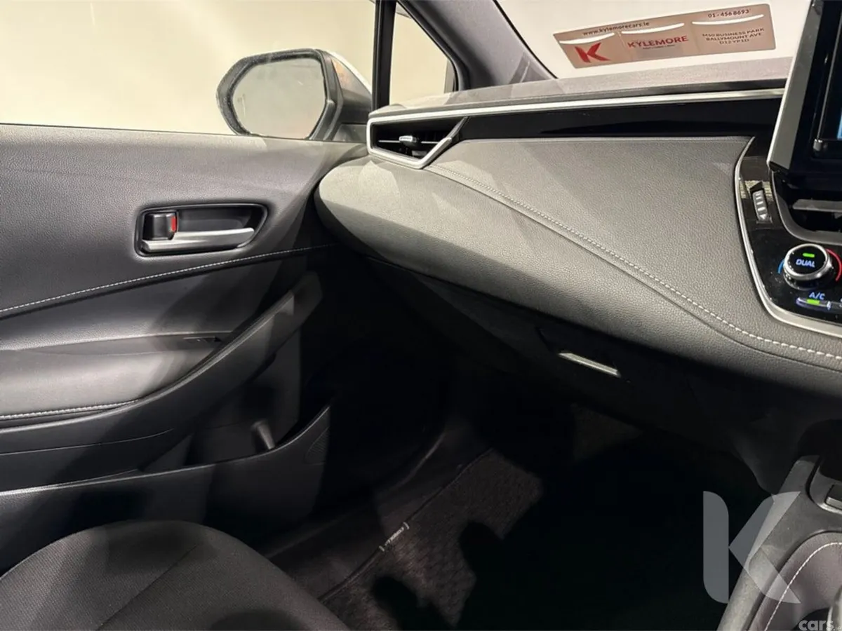 Toyota Corolla Hatchback, Petrol Hybrid, 2019, Silver