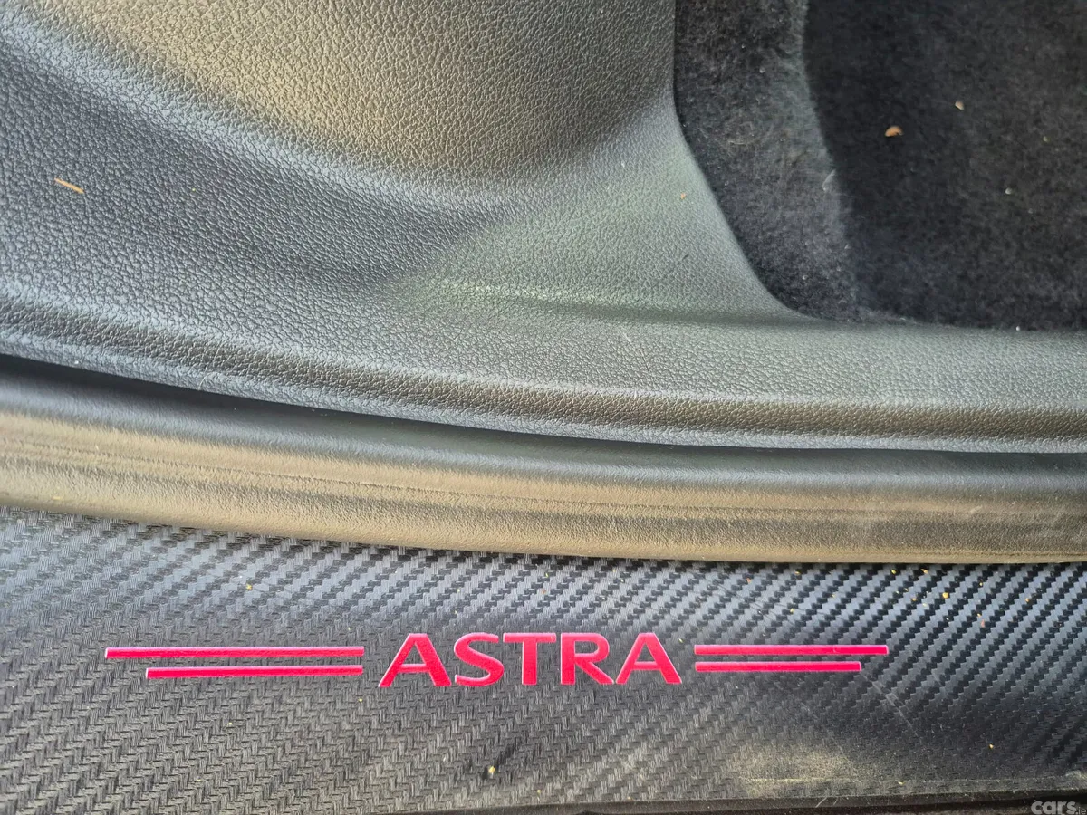 Opel Astra Hatchback, Diesel, 2016, Black