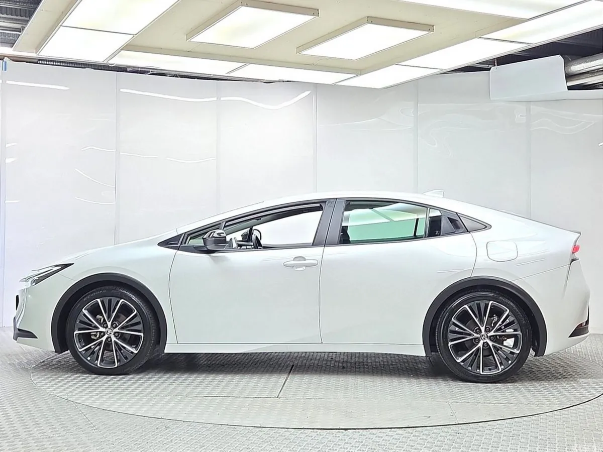 Toyota Prius Hatchback, Petrol Hybrid, 2024, White