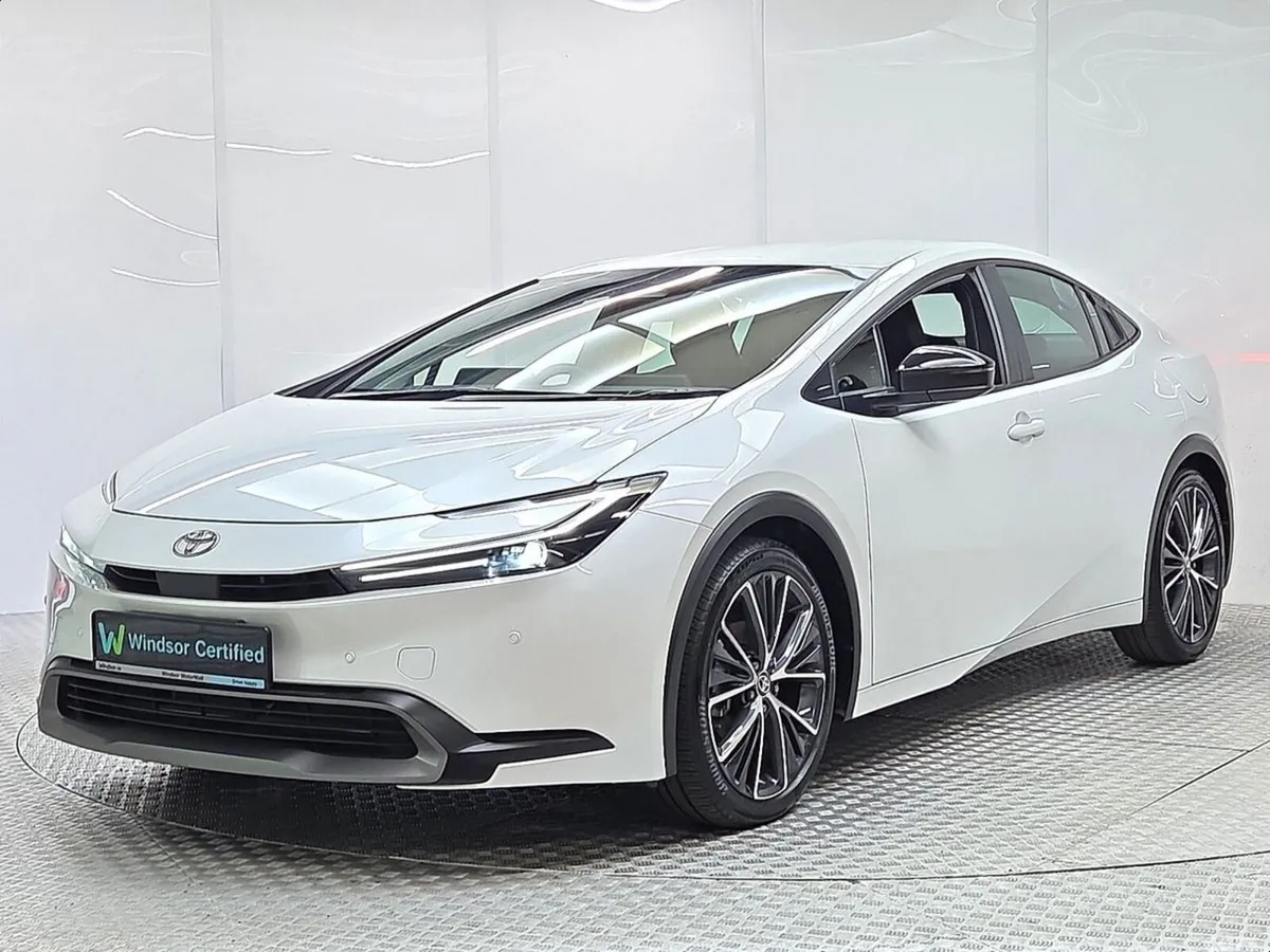 Toyota Prius Hatchback, Petrol Hybrid, 2024, White