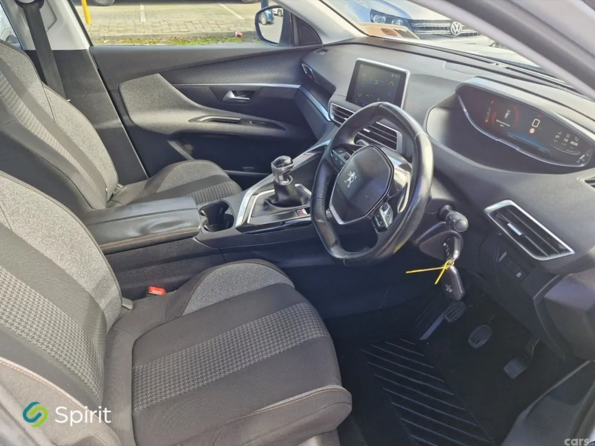 Peugeot 3008 MPV, Petrol, 2018, White