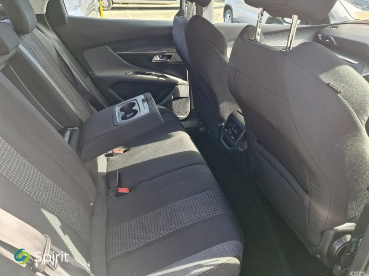 Peugeot 3008 MPV, Petrol, 2018, White