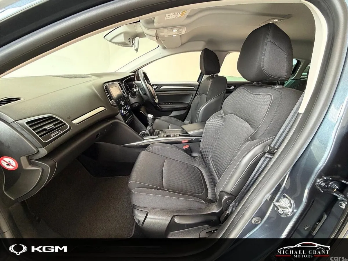Renault Megane Estate, Petrol, 2020, Grey