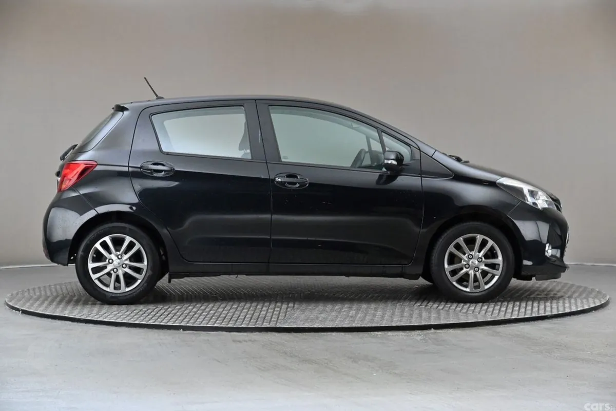 Toyota Yaris Hatchback, Petrol, 2016, Black