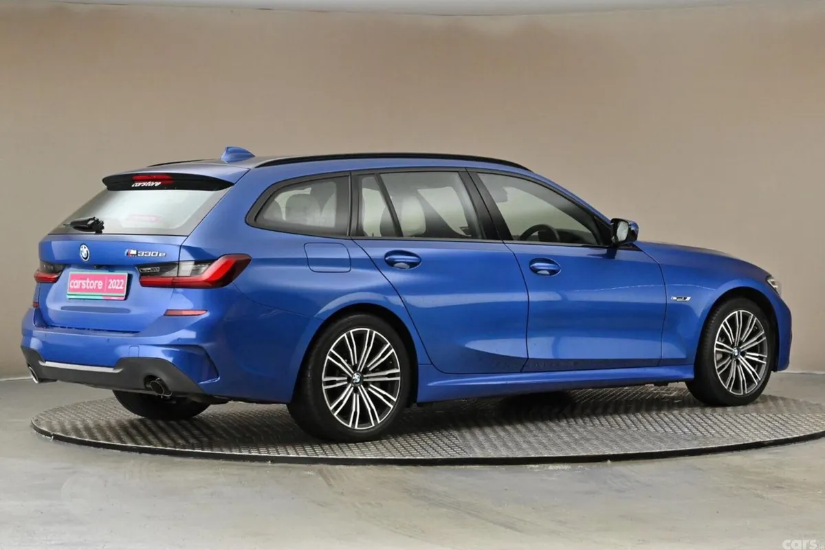 BMW 3-Series Estate, Petrol Plug-in Hybrid, 2022, Blue