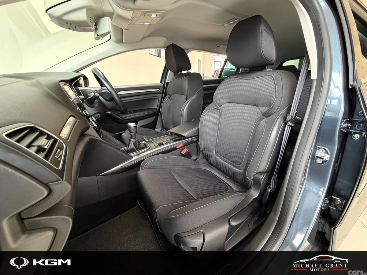 Renault Megane Estate, Petrol, 2020, Grey