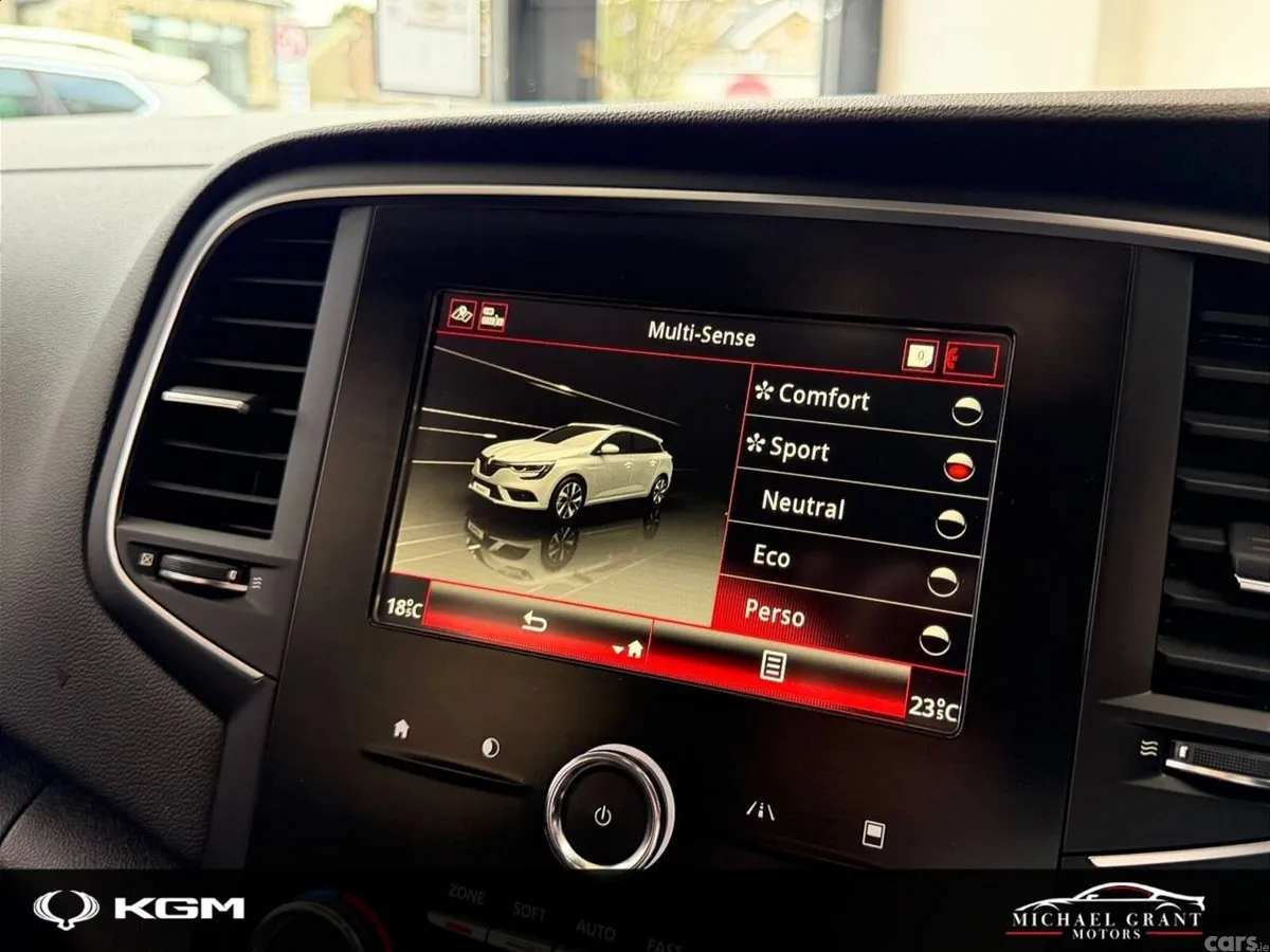 Renault Megane Estate, Petrol, 2020, Grey