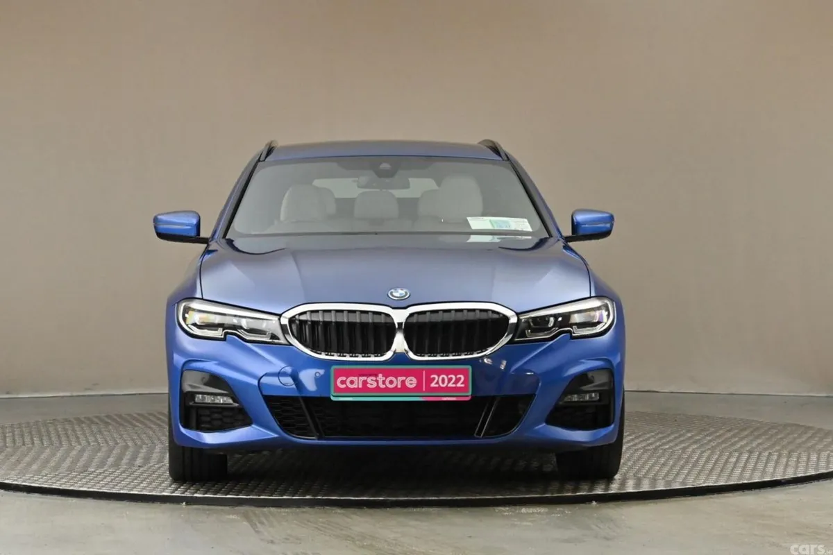 BMW 3-Series Estate, Petrol Plug-in Hybrid, 2022, Blue