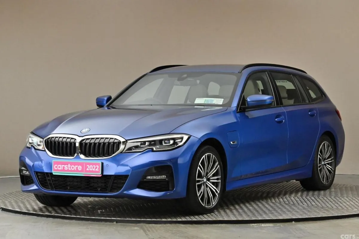 BMW 3-Series Estate, Petrol Plug-in Hybrid, 2022, Blue