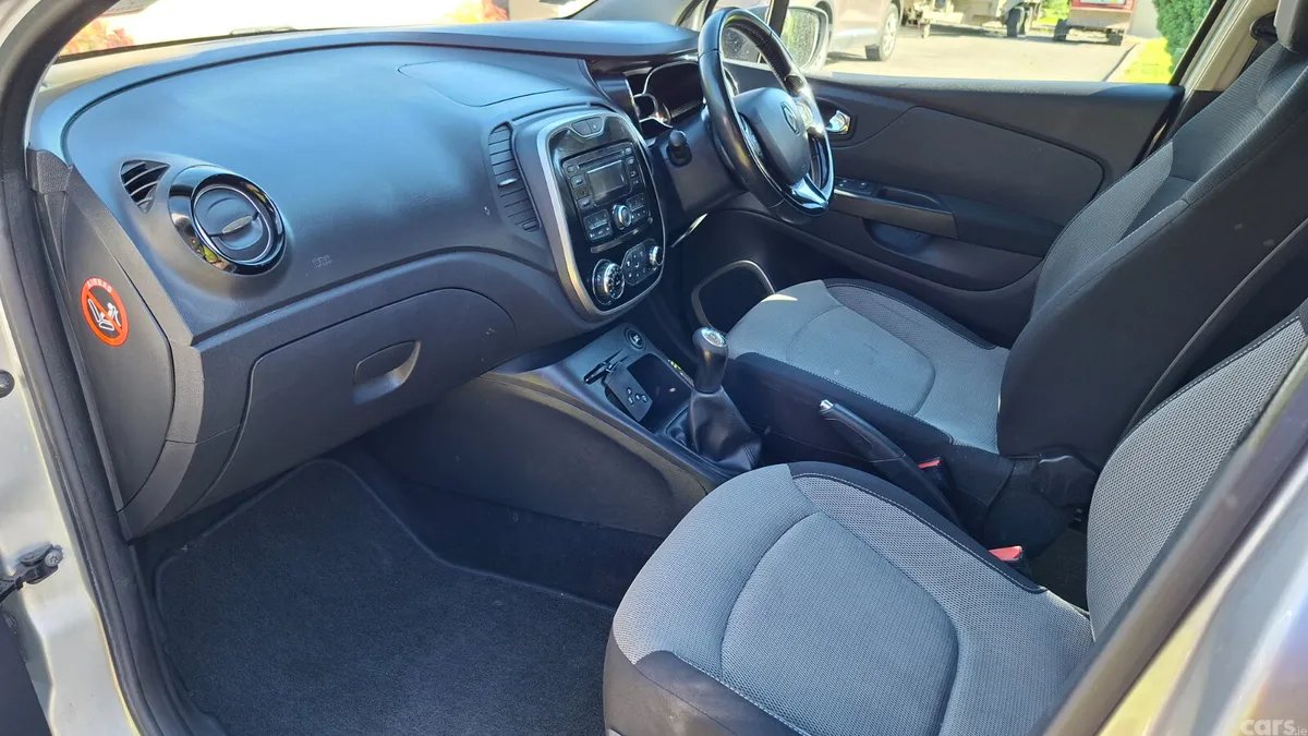 Renault Captur Hatchback, Diesel, 2017, Grey