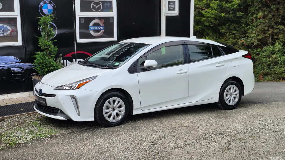Toyota Prius Saloon, Petrol Hybrid, 2021, White
