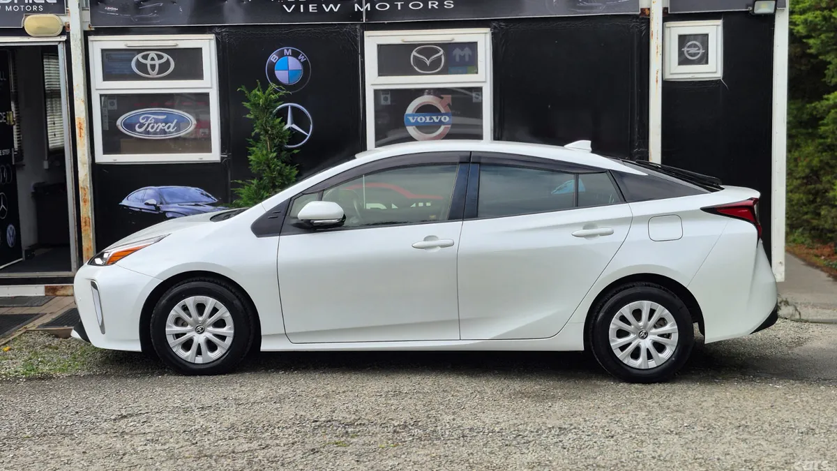 Toyota Prius Saloon, Petrol Hybrid, 2021, White