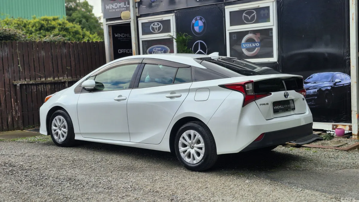 Toyota Prius Saloon, Petrol Hybrid, 2021, White