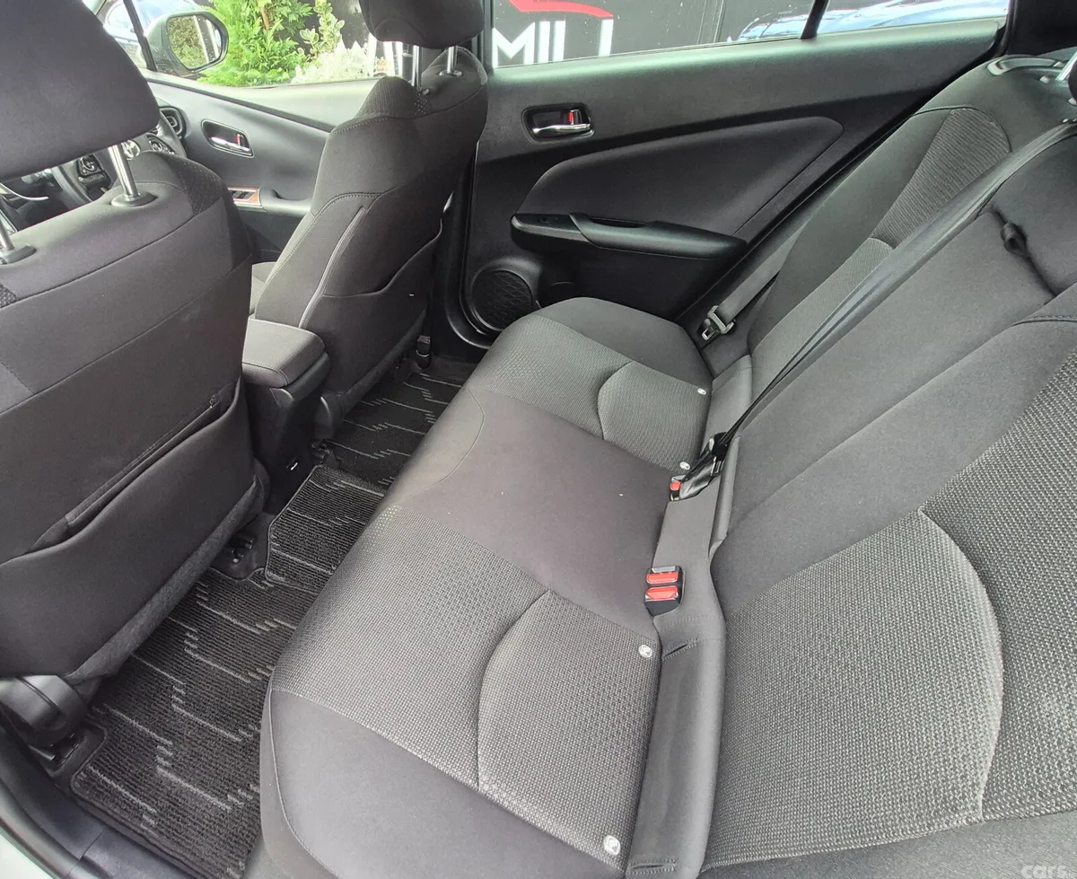 Toyota Prius Saloon, Petrol Hybrid, 2021, White