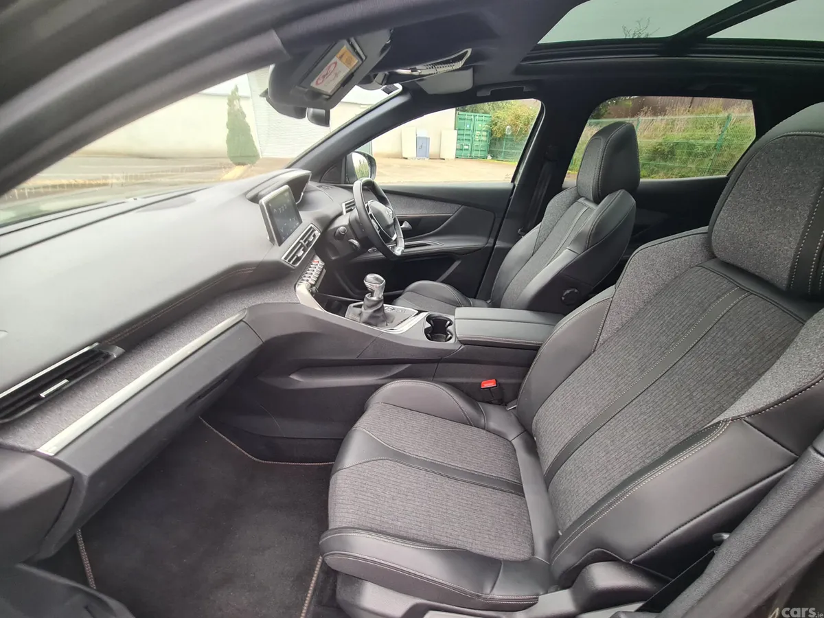 Peugeot 3008 MPV, Petrol, 2019, Grey