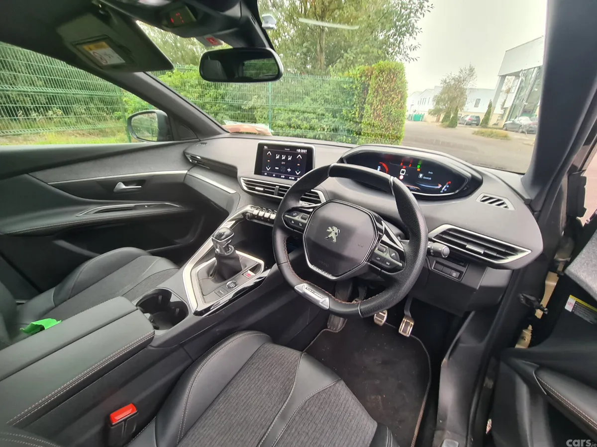 Peugeot 3008 MPV, Petrol, 2019, Grey