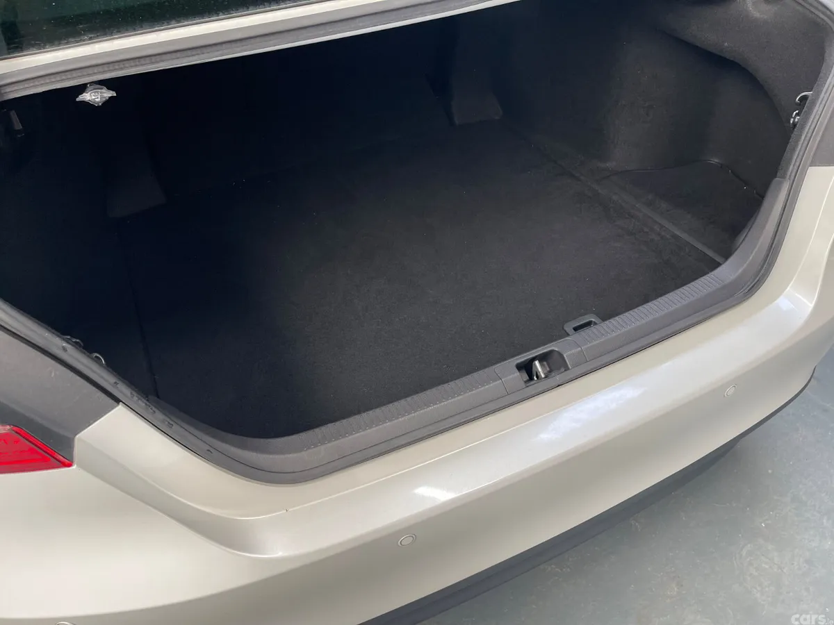 Toyota Camry Saloon, Petrol Hybrid, 2021, White