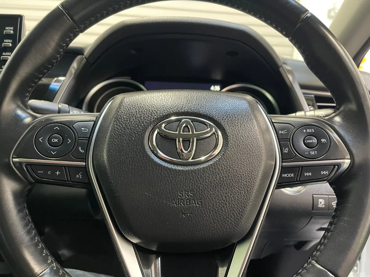 Toyota Camry Saloon, Petrol Hybrid, 2021, White