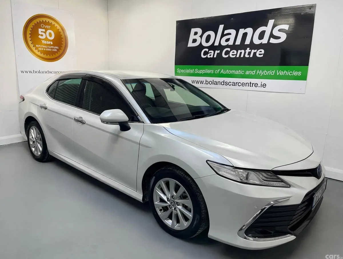 Toyota Camry Saloon, Petrol Hybrid, 2021, White