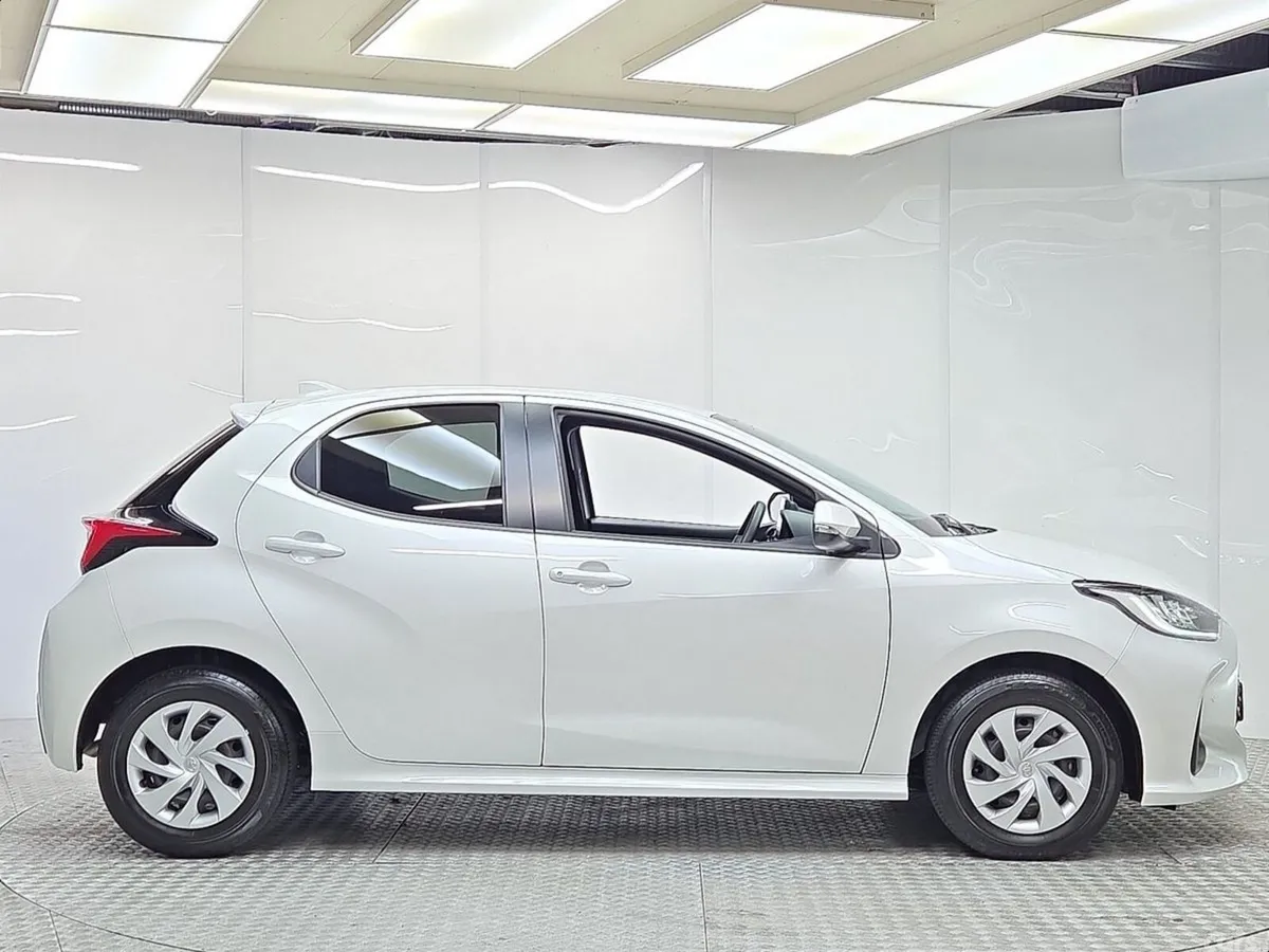 Toyota Yaris Hatchback, Petrol, 2024, White