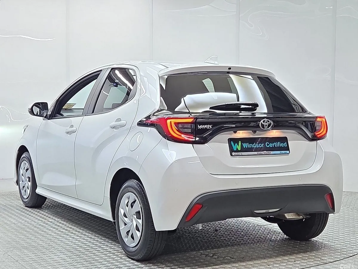 Toyota Yaris Hatchback, Petrol, 2024, White