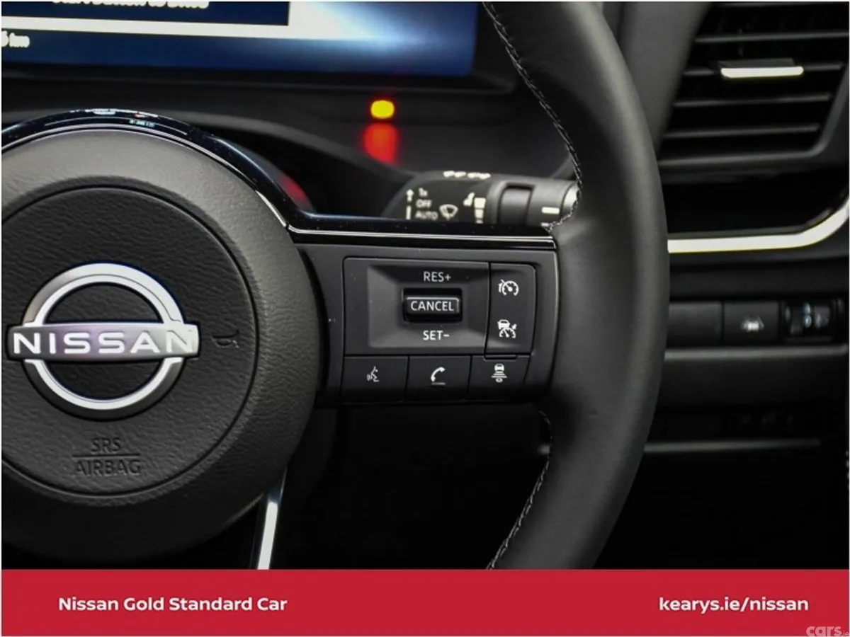 Nissan Qashqai SUV, Petrol Hybrid, 2024, Red